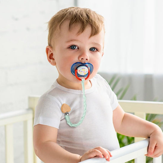 Attache tétine couleur vert tendre