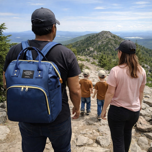 Aventure familiale avec tout dans votre sac a dos bebe