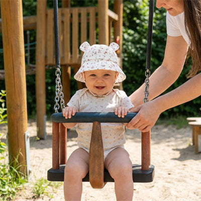 Un bob bebe joli comme tout avec ces petites fleurs délicates