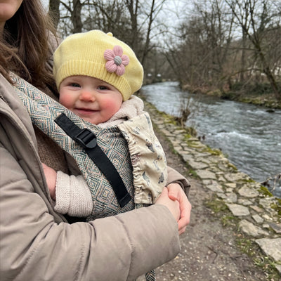 Un bonnet bébé fille parfait au printemps