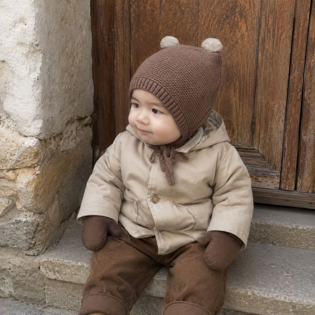 bonnet pour bebe au tricot Orcé marron foncé doux automne