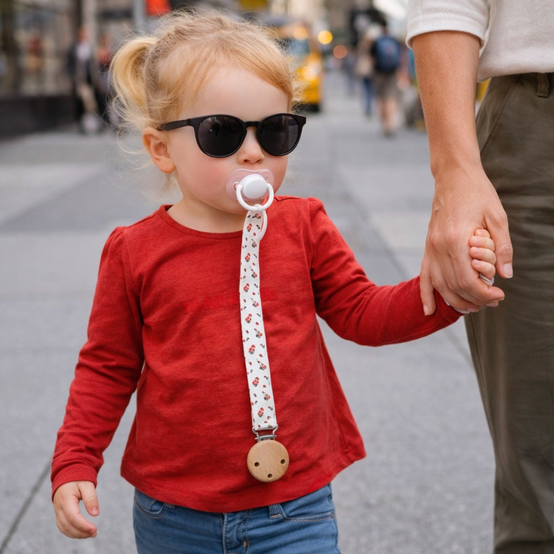 Une attache tetine qui a du style