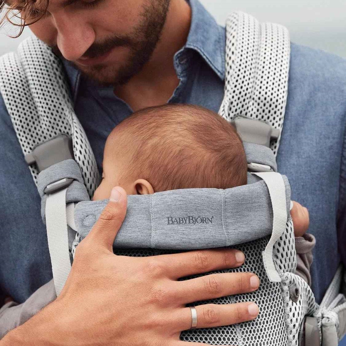 Des moments de complicité purs avec notre porte bébé Tendresse 3D