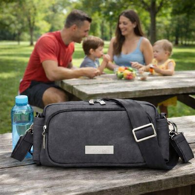 Pas besoin d'un grand sac encombrant juste notre petit sac a langer suffit pour une collation en nature
