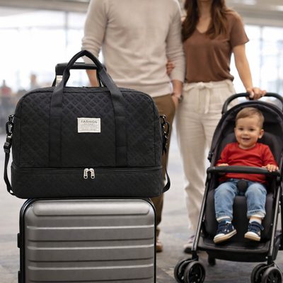 Notre sac de naissance peut parfaitement se transformer en sac de cabine pour avoir tous les essentiels bébé à portée