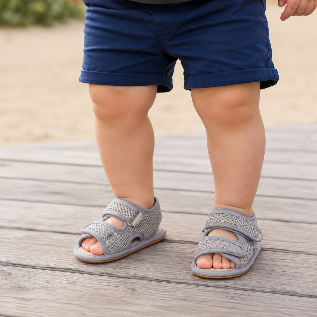 sandale pour bebe Sunny Toes grise deux attaches velcro