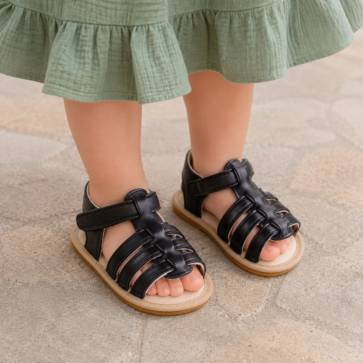 sandales bébé fille Miloa noires attaches velcro